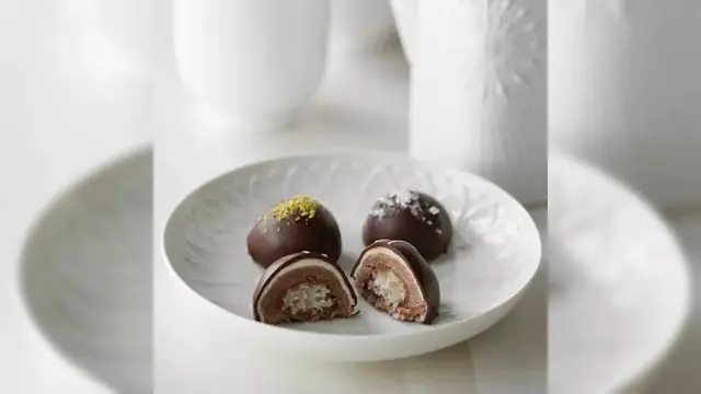 Video thumbnail for Candy Cookies Recipe