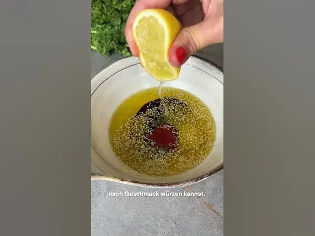 Video thumbnail for Healthy Snack: Grünkohlchips 💚💥 #shorts