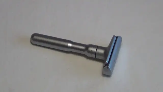 'Video thumbnail for Merkur Futur Rasierhobel'