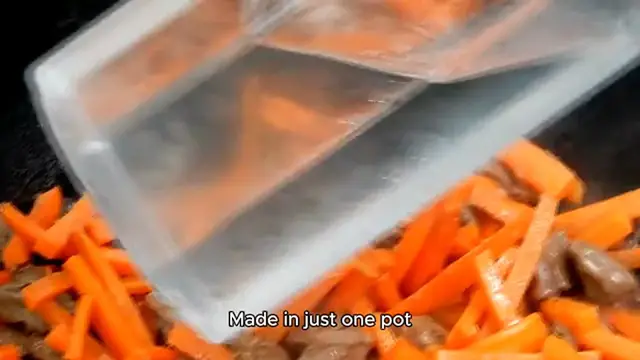 Video thumbnail for One-Pot Macaroni Cheeseburger Soup