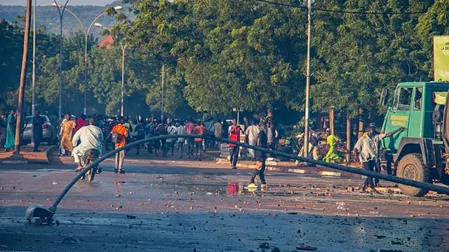 Video thumbnail for Opposition leader's call for shutdown already observed in northern city