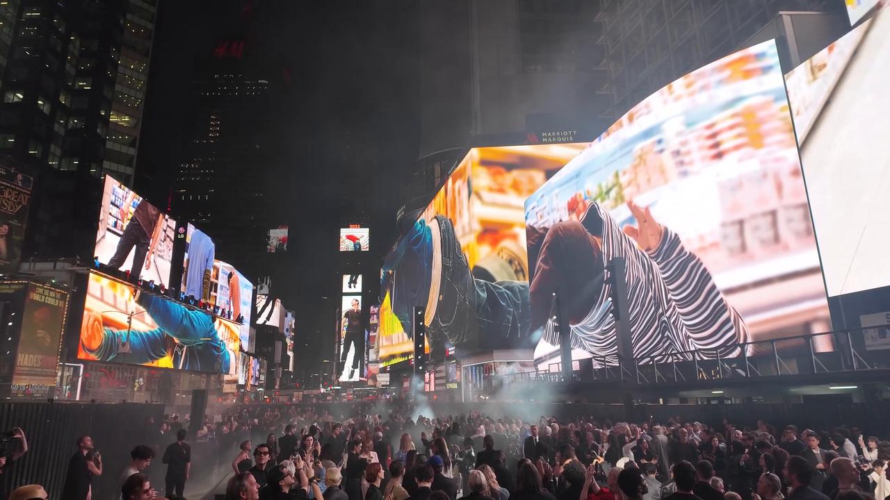 Video thumbnail for NY: GucciCore Fashion Show 12.