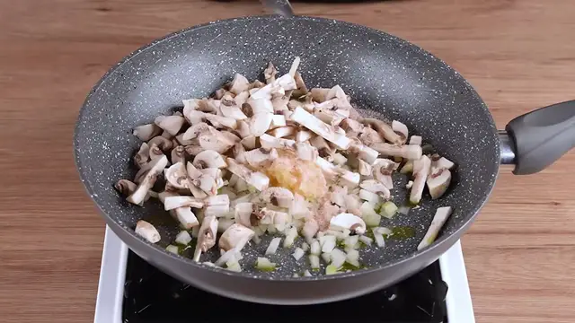 Video thumbnail for Everyone is making cabbage like this after seeing this genius idea(720P HD)