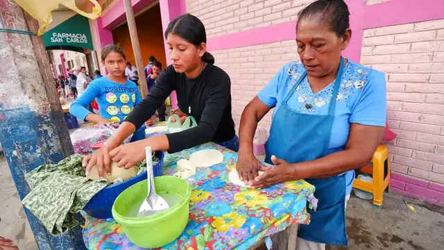 Video thumbnail for Authentic NICARAGUAN STREET FOOD Breakfast at Central Market in San Juan del Sur, Nicaragua!