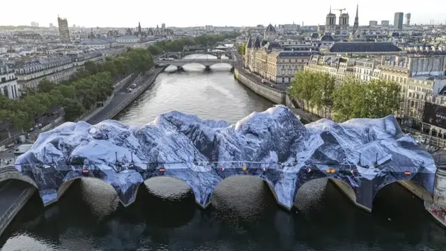 Video thumbnail for After a long wait, JR's Pont Neuf installation opens to the public
