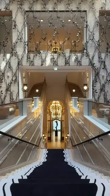Video thumbnail for Inside the Luxurious St Regis Budapest Hotel