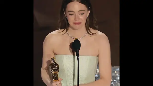 Video thumbnail for #EmmaStone Has Major Wardrobe Malfunction At The #2024Oscars