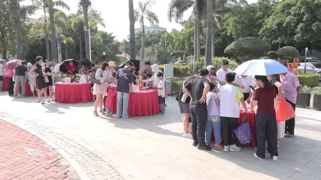 Video thumbnail for China: Mid-Autumn Festival celebrations across China blend tradition, technology, cultural exchange.