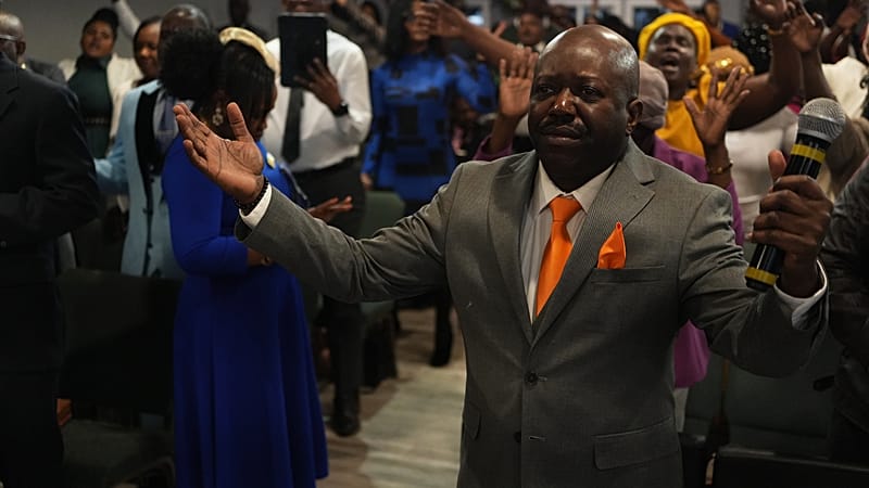 Video thumbnail for Two pastors, one mission: standing with Haitian migrants in Ohio USA