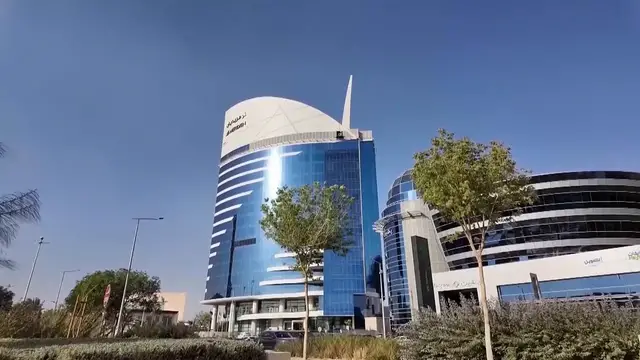 Video thumbnail for Saudi Arabia: Explosions heard in the capital.