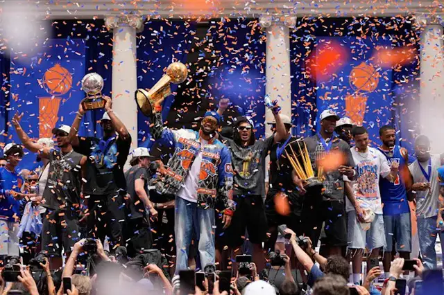 Video thumbnail for Thousands of fans pack NYC streets for Knicks NBA championship parade