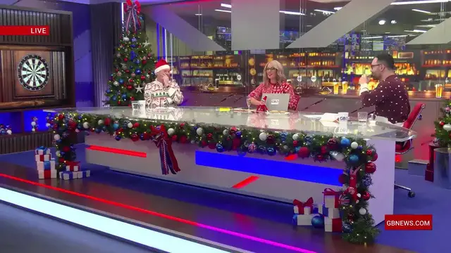 Video thumbnail for WATCH: Panel left in fits of laughter as they try to film Michelle Dewberry Christmas special