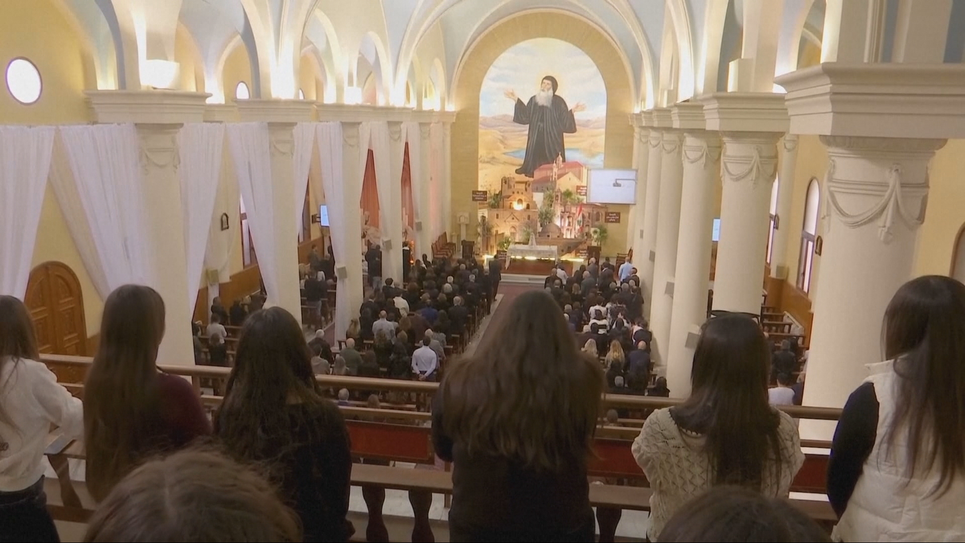 Video thumbnail for A sombre Easter in Lebanon: Mass held in Tyre as Israeli jets fly overhead