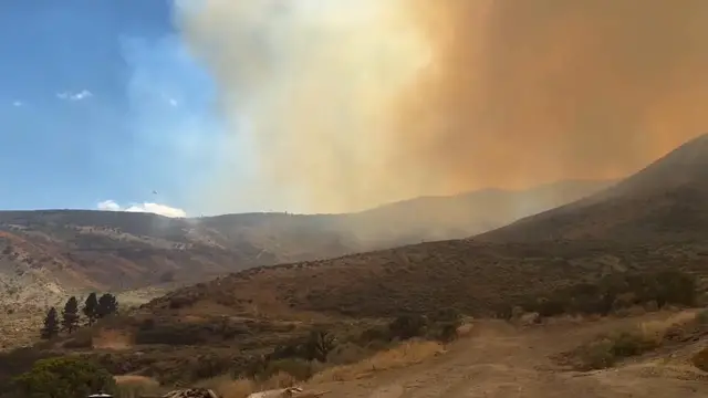 Video thumbnail for US: Hawk Fire Burns Structures, Forces Mass Evacuations in Reno Area 6.