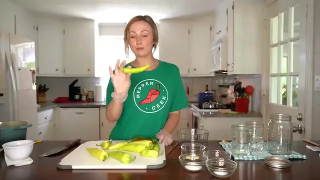 Video thumbnail for Pickled Banana Peppers   Quick  Crunchy  and Easy  Pepper Geek(720P HD)