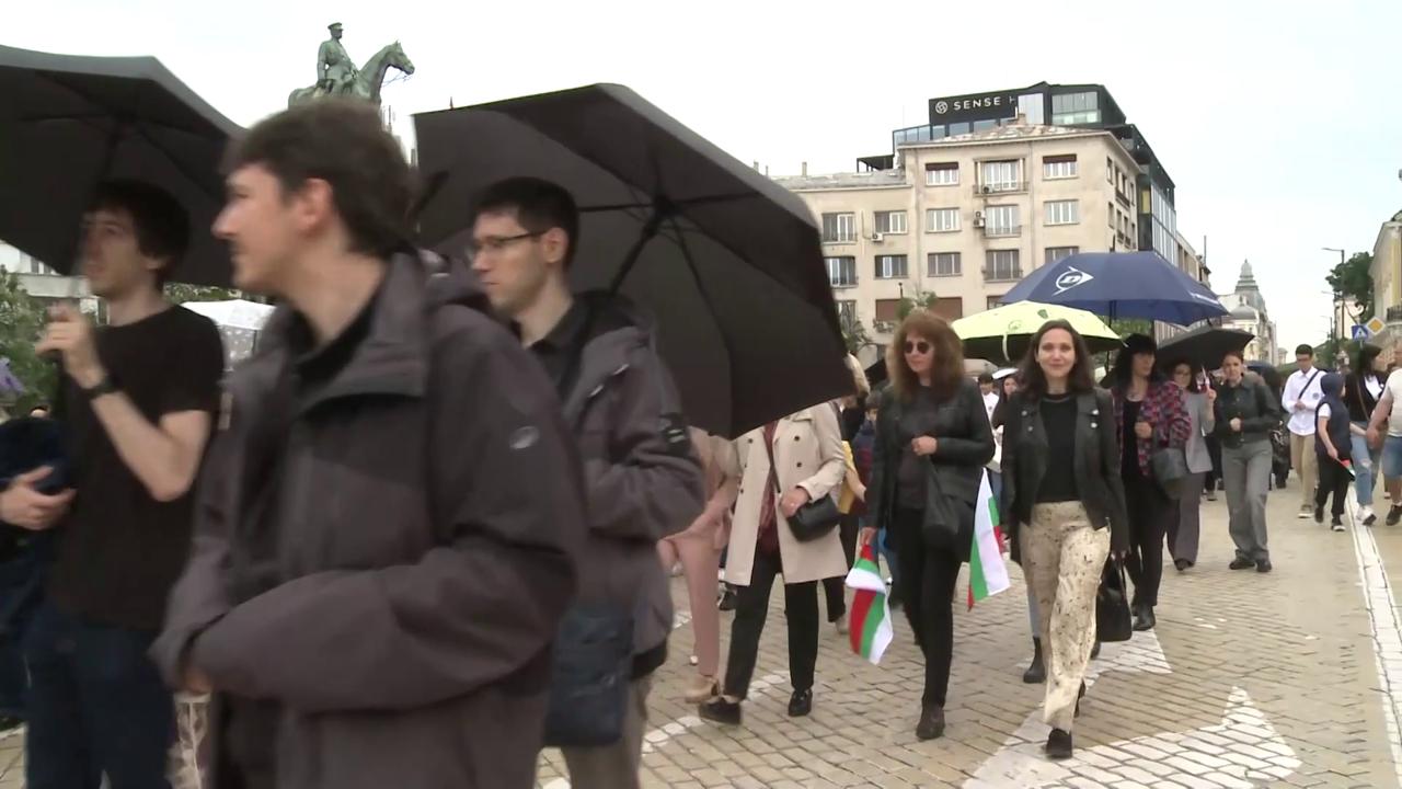 Video thumbnail for Bulgaria: Alphabet Day celebrated in Sofia.