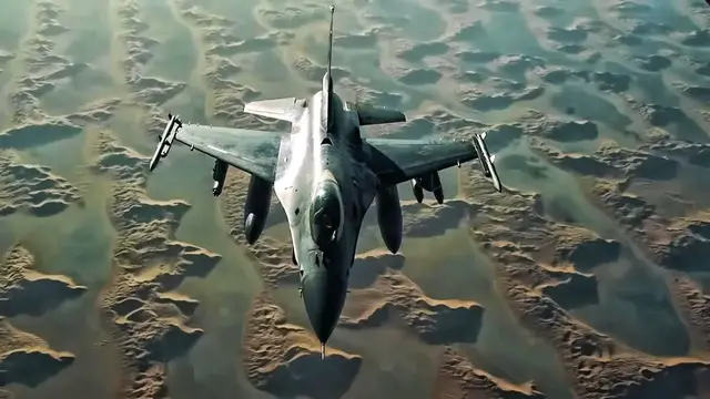 'Video thumbnail for Over Somalia USAF F-16s Get Fuel (JAN 2021)'