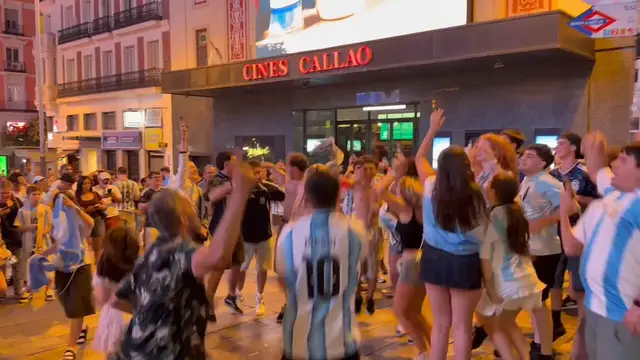 Video thumbnail for Spain: Argentina fans in Madrid celebrate World Cup semifinal victory over England.