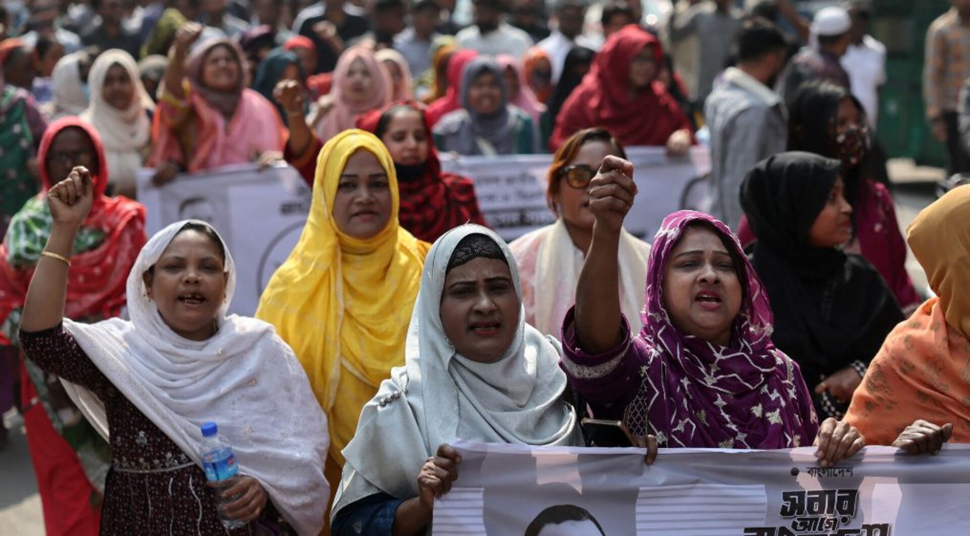 Video thumbnail for Bangladesh elections: Student leaders hope revolution leads to real reform