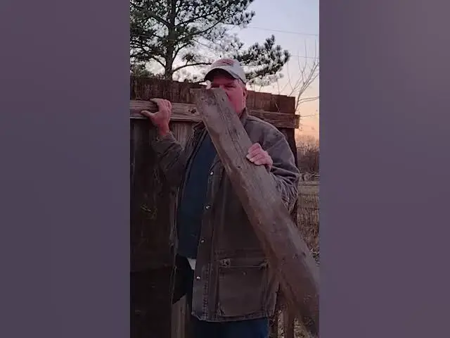 Video thumbnail for Tip To Hold Up Fence Panel #Shorts
