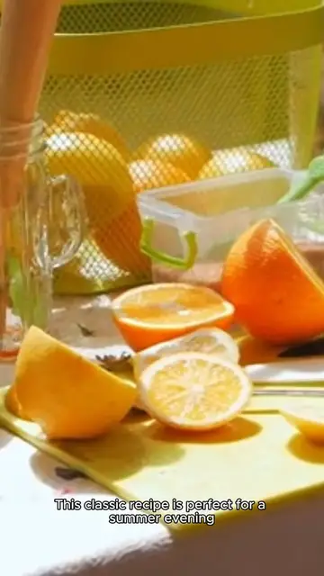 Video thumbnail for Gimlet cocktail recipe