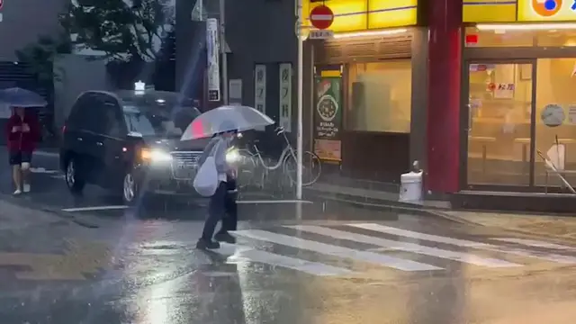Video thumbnail for Japan: Typhoon Dujuan in Japan.
