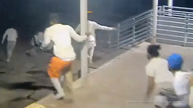 Video thumbnail for 7 of 10 New Orleans jail escapees are still on the run