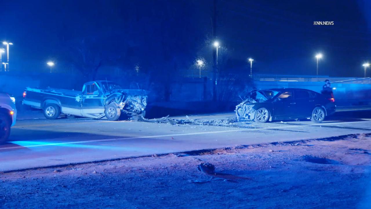 Video thumbnail for US, Phoenix: Phoenix 3 People Critically Injured In Violent Head-On Collision.