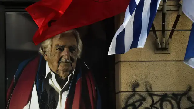 'Video thumbnail for Latin America pays tribute to Uruguay's Mujica, world's 'poorest president''