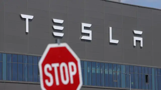 Video thumbnail for Black Workers Allege Systemic Racism at Tesla as Landmark California Trial Begins