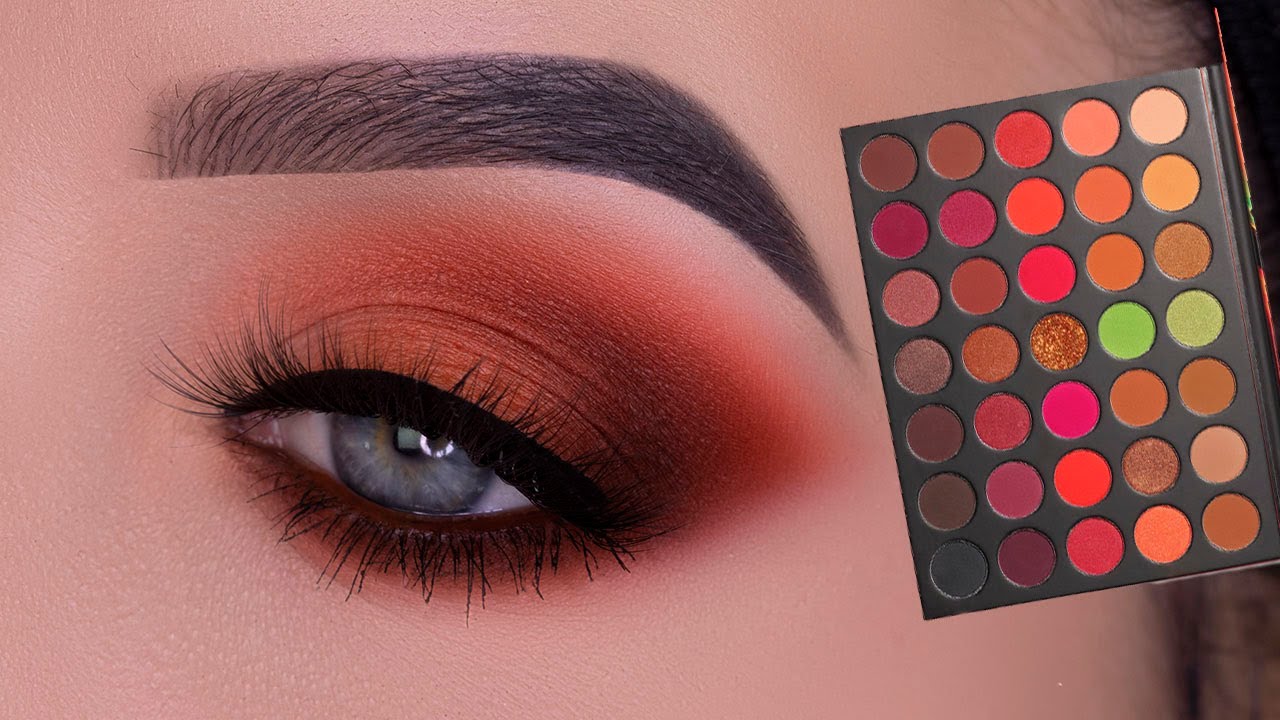 Video thumbnail for Classic Warm Brown Smokey Eyes Tutorial