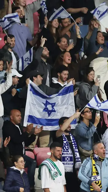 Video thumbnail for Israeli football fans chant military slogans after defeat to Ireland