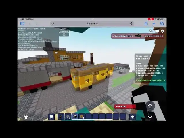 Video thumbnail for Fighting with guns and pick axe