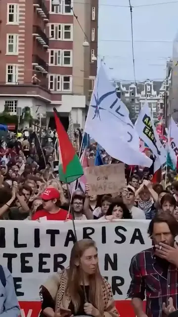 Video thumbnail for Dutch protestors demand tougher action against Israel