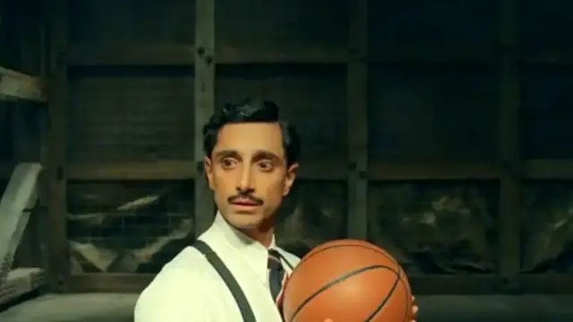 Video thumbnail for The Phoenician Scheme: Classic Backhand Layup