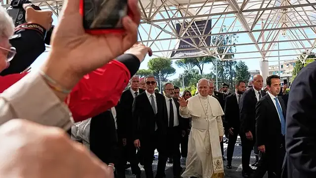 Video thumbnail for Pope Leo XIV has cancerous tumour removed from right lung