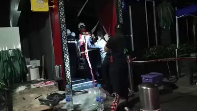 Video thumbnail for Bangkok Fire: At least 27 dead, after blaze in Pub