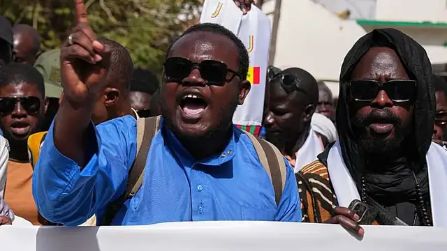 Video thumbnail for Senegalese workers protest rising living costs ahead of three-day general strike