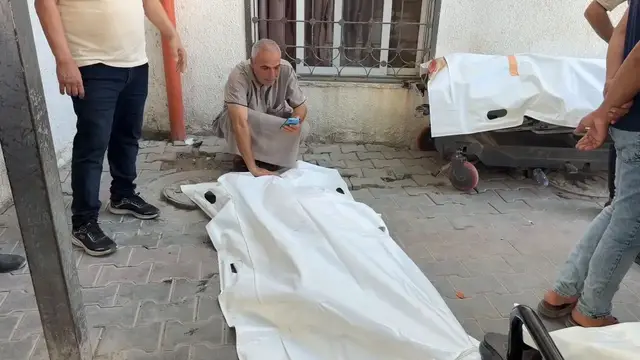 Video thumbnail for Four killed and multiple injured as Israeli military strikes Tel Al-Hawa in Gaza.