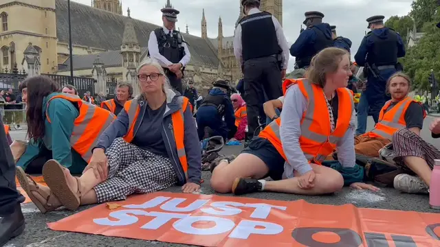 Video thumbnail for UK: Just Stop Oil returns to streets with protest outside UK Parliament.