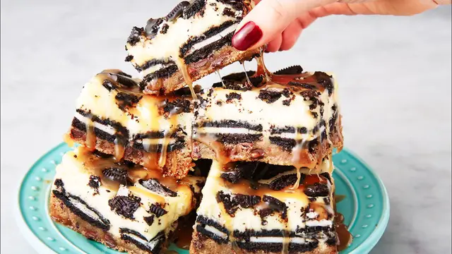 Video thumbnail for Slutty Cheesecake Bars Recipe