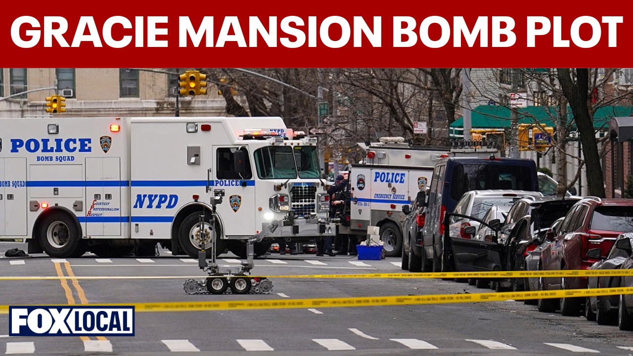 Video thumbnail for Retired NYPD detective warns of youth radicalization after alleged bomb plot