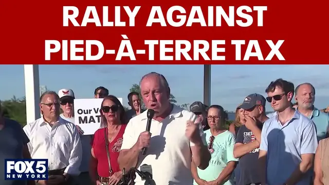 Video thumbnail for Staten Islanders rally against pied-à-terre tax rollout