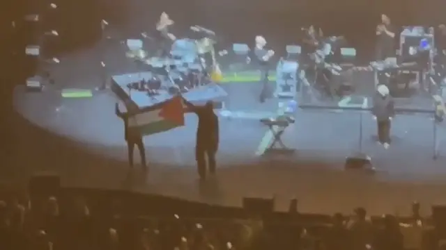 Video thumbnail for Singapore bans UK band Massive Attack over Palestinian flag