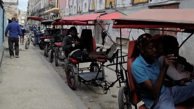 Video thumbnail for US blockade on Cuba: Cubans turn to firewood and charcoal to cook