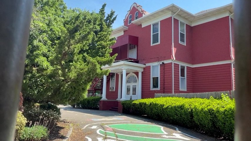 Video thumbnail for Voters to decide fate of Wantagh’s 117‑year‑old Beech Street School
