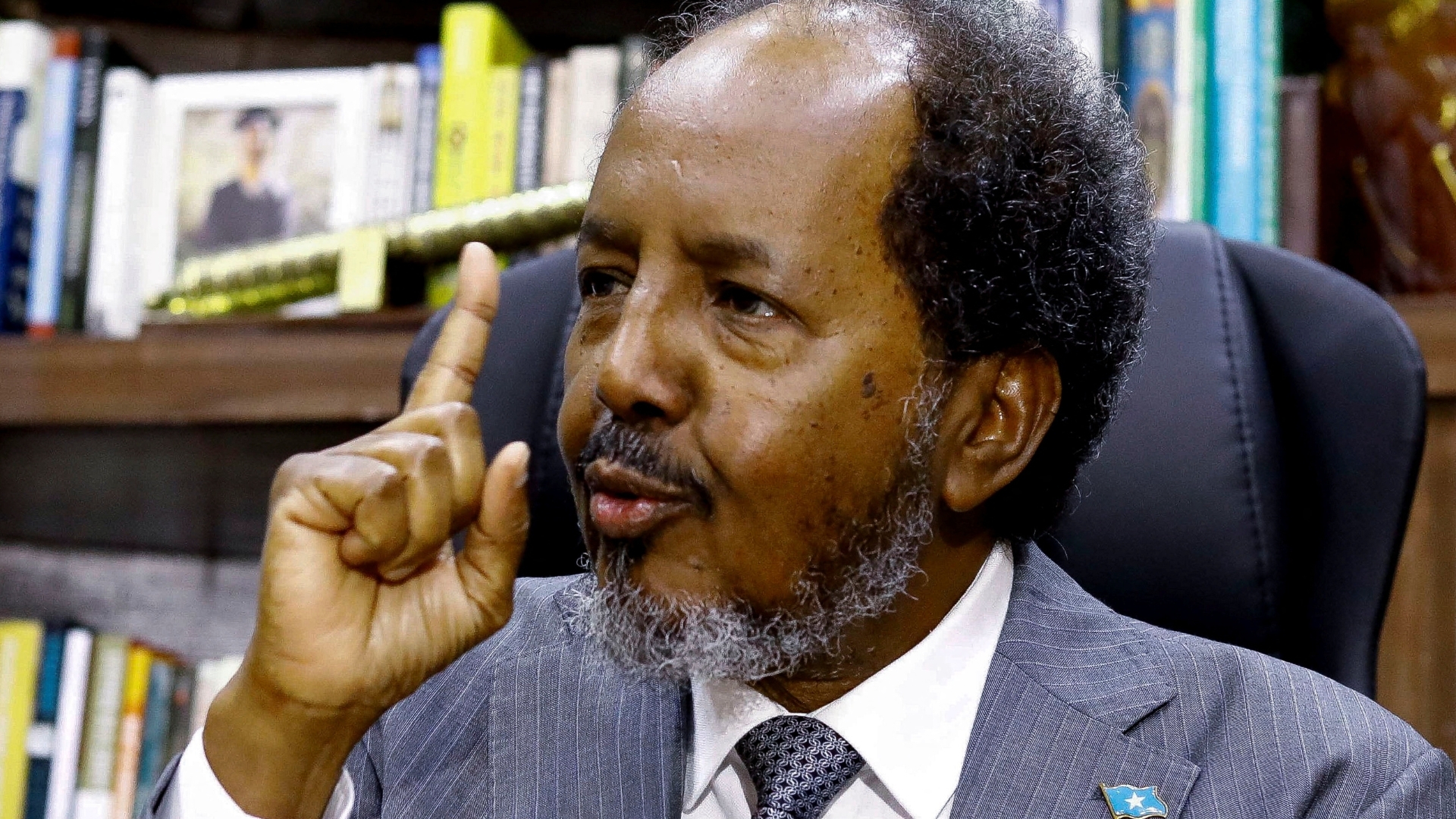 Video thumbnail for Somalia president warns against foreign bases as regional tensions grow