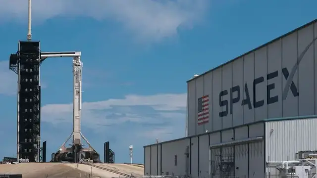 Video thumbnail for SpaceX Stock Soars as Musk Floats a Potential Tesla Merger