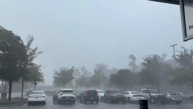 Video thumbnail for US: Stalled Front Brings Intense Thunderstorms to Central Florida.