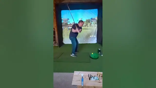 'Video thumbnail for Philip J Rotella GC 18th hole - SkyTrak and TGC2019'